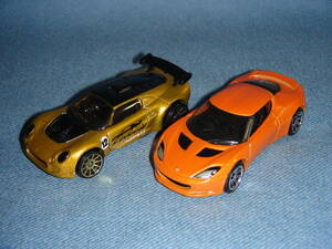 ホットウィール&マッチボックス1/64位ロータス2台セット・エリーゼ金&2008年型クーペオレンジ・美品