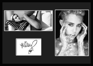 10種類!Miley Cyrus/マイリー・サイラス/サインプリント&証明書付きフレーム/BW/モノクロ/ディスプレイ (10-3W)