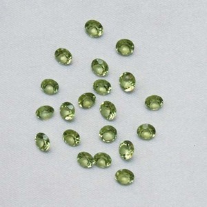 ペリドットルース　4mm ラウンドカット 2石セット