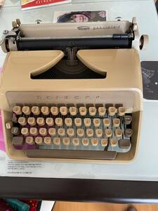  used TRIUMPH gabriele-E typewriter 