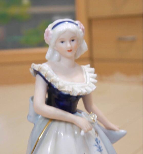 週末限定　A039 ドマン　demain 陶器人形　中古品 フィギュリン リヤドロ　オルゴール LLADRO