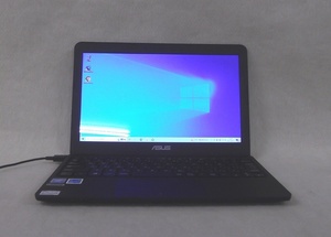 ノートパソコン　ASUS L200H