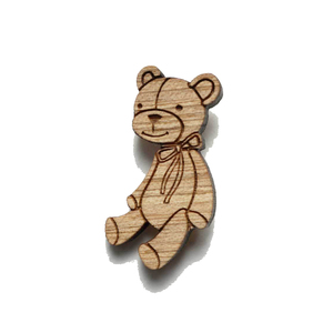 【木ｔｃｈ】クルミの木・ブローチ furry bear / くまのぬいぐるみ