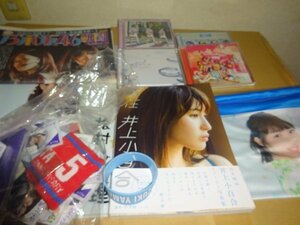 乃木坂46　Tシャツ４着　タオル　写真集　CD　缶バッジ　トランプなど　岩本　与田　山下　松村　井上など　(1046)(8月20日）