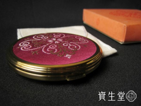 花椿 コンパクトの値段と価格推移は?|4件の売買データから花椿