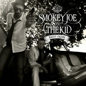 ＊中古CD SMOKEY JOE＆THE KID/NASTY TRICKS 2013年作品1st+ボーナストラック収録国内盤 フランス・エレクトロスウィング FLOGGING MOLLY