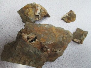 781【石 天然石 鉱物 詳細不明 置物 コレクション ストーン】原石です。