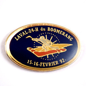  pin badge * boomerang . throwing .* France limitation pin z* rare . Vintage thing pin bachi