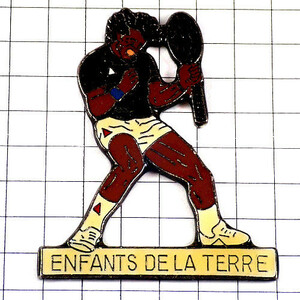  pin badge * Le Coq s Porte .f red triangle tennis player yanik Noah . profit * France limitation pin z* rare . Vintage thing pin bachi