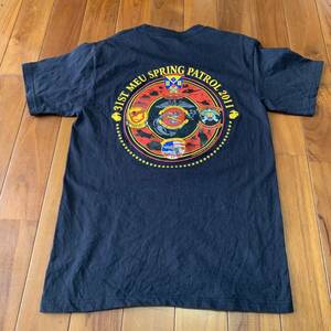 沖縄 米軍放出品 USMC MARINE Tシャツ オシャレ ファッション 古着 ビンテージ ブラック SMALL (管理番号JK70)