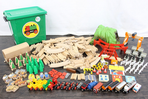 【行董】 BRIO ブリオ 木製玩具 木製レール 車 電車 人 木 動物 トンネル 木のおもちゃ カーブ レール 玩具 木製 AZ817BOT79