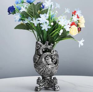 シルバー Sサイズ 心臓型の花瓶 心臓 ハート 花瓶 植木鉢 花 ユニーク インテリア 置物 装飾 オーナメント 彫刻 702