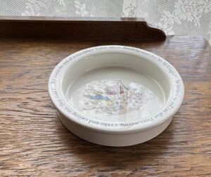 ウェッジウッド　ピーターラビット　ポリンジャープレート　旧刻印　オートミール皿　Wedgwood　Peter Rabbit　子供用食器　 英国製　廃版