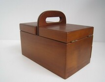 13N11.4-39　木製 裁縫箱 ソーイングボックス 古道具 手芸用品箱 収納ボックス 　サイズ：約29×17×H21㎝_画像3