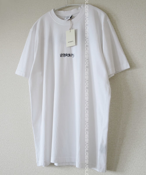VETEMENTS ヴェトモン オープンバックTカレンダー白ホワイト XS Tシャツ/カットソー(半袖/袖なし) 買い銀座