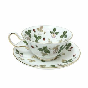 【新品同様】【美品】ウェッジウッド WEDGWOOD ワイルドストロベリー ティーカップ&ソーサー ホワイト