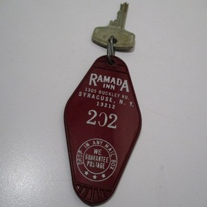 ビンテージ Ramada Inn キー タグ #202 Ki126