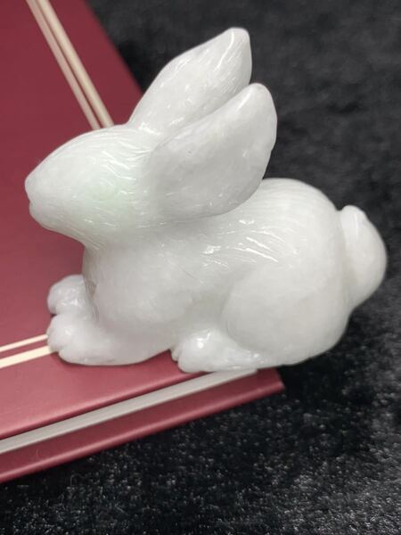 本翡翠置物 超可愛い うさぎちゃん ミャンマー産 純白