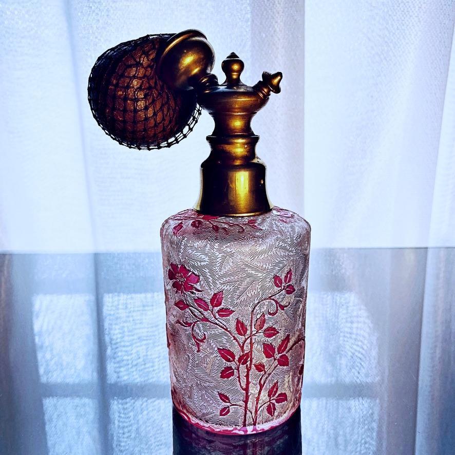 オールドヴァルサンランベール♢美しいエッチング バラの香水瓶