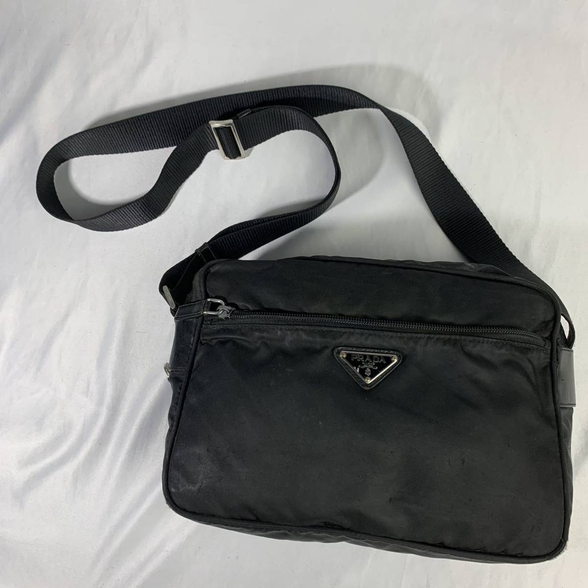 ヤフオク! -「prada プラダ レザー カメラバッグ ショルダー バッグ ...