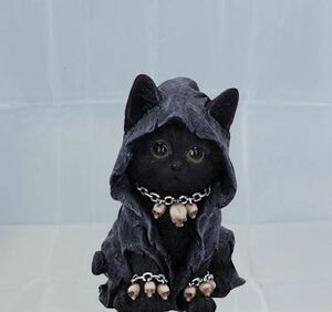 ミステリアス・キャット　黒魔術な猫　ローブ　オブジェ　置物