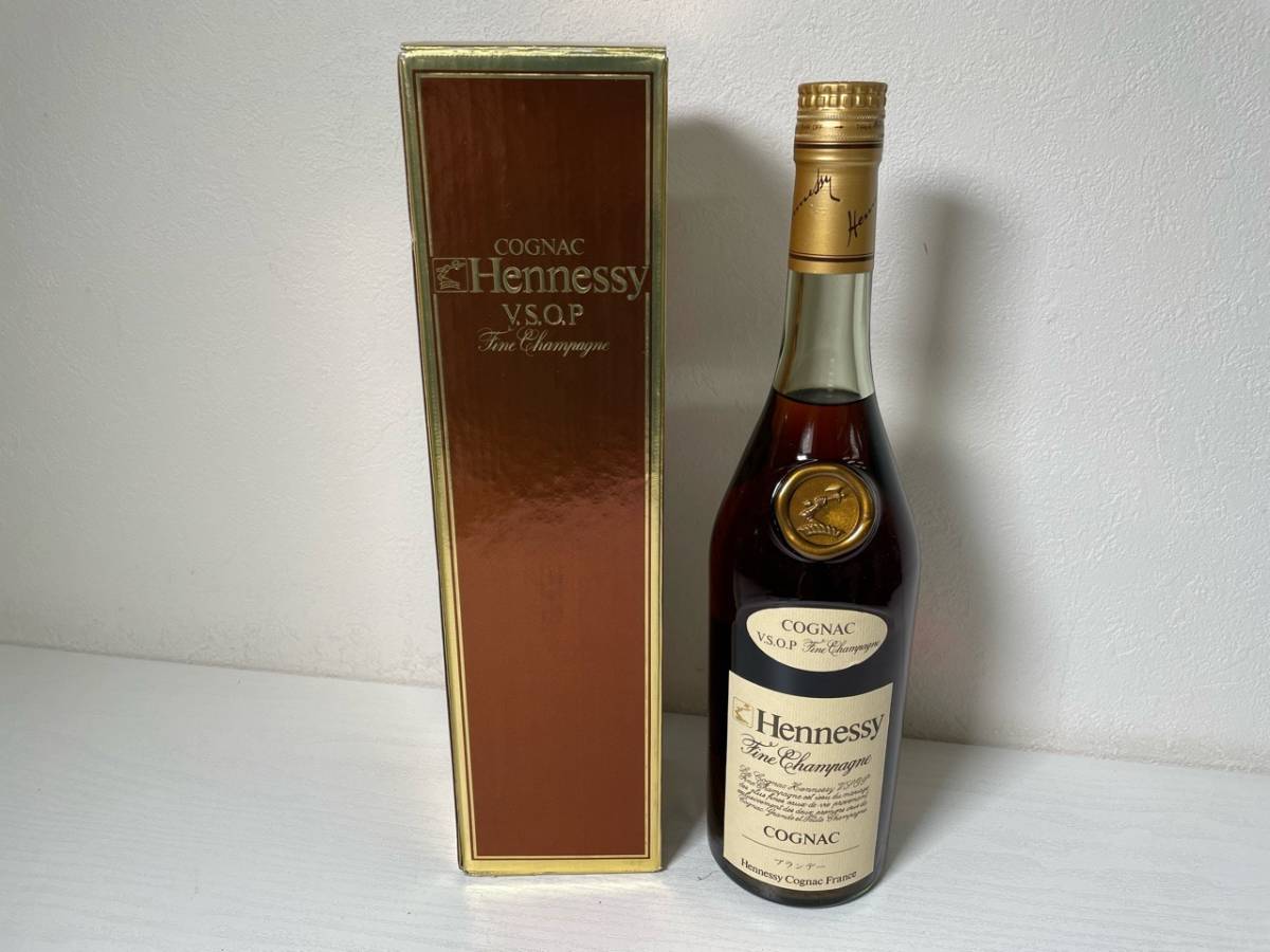 最大85%オフ! 全品P4倍 1限定 父の日 <br>ヘネシー VSOP 40度 スリムボトル 700ml<br> Hennessy ブランデー コニャック へネシー ヘネシー VS ヘネシーVS) 40度 箱付 700ml 正規