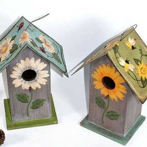 ガーデンオブジェ バードハウス 巣箱 お花と昆虫のペイント ブリキの屋根 (イエロー)の画像2