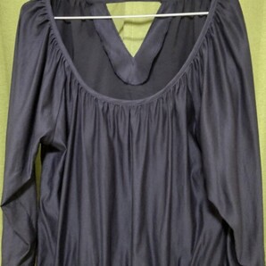 VICKYシャーリングシルク トップス