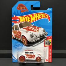 HotWheels ホットウィール ■ VOLKSWAGEN BEETLE フォルクスワーゲン ビートル【送料220円】HOLIDAY RACERS_画像1