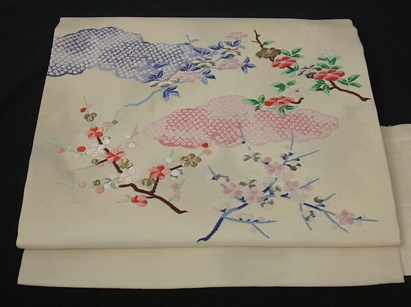 九寸名古屋帯 唐織 雲取り花文 金銀糸 正絹 逸品 357cm