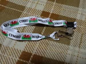 ★☆ラグビー強豪国・ウェールズ 【Wales】 笛付き ネックストラップ 【新品・未使用】 UK/Wales購入品☆★