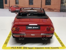 KK scale 1/18 Ferrari 365 GTS/4 Daytona Spider SeriesI 1969 レッド ダイキャスト製　フェラーリ_画像4