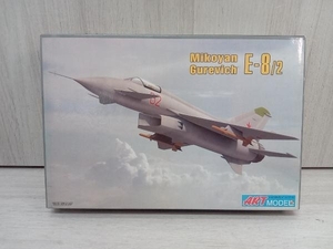 プラモデル Mikoyan Gurevich E-8/2 1/72スケール ART MODEL