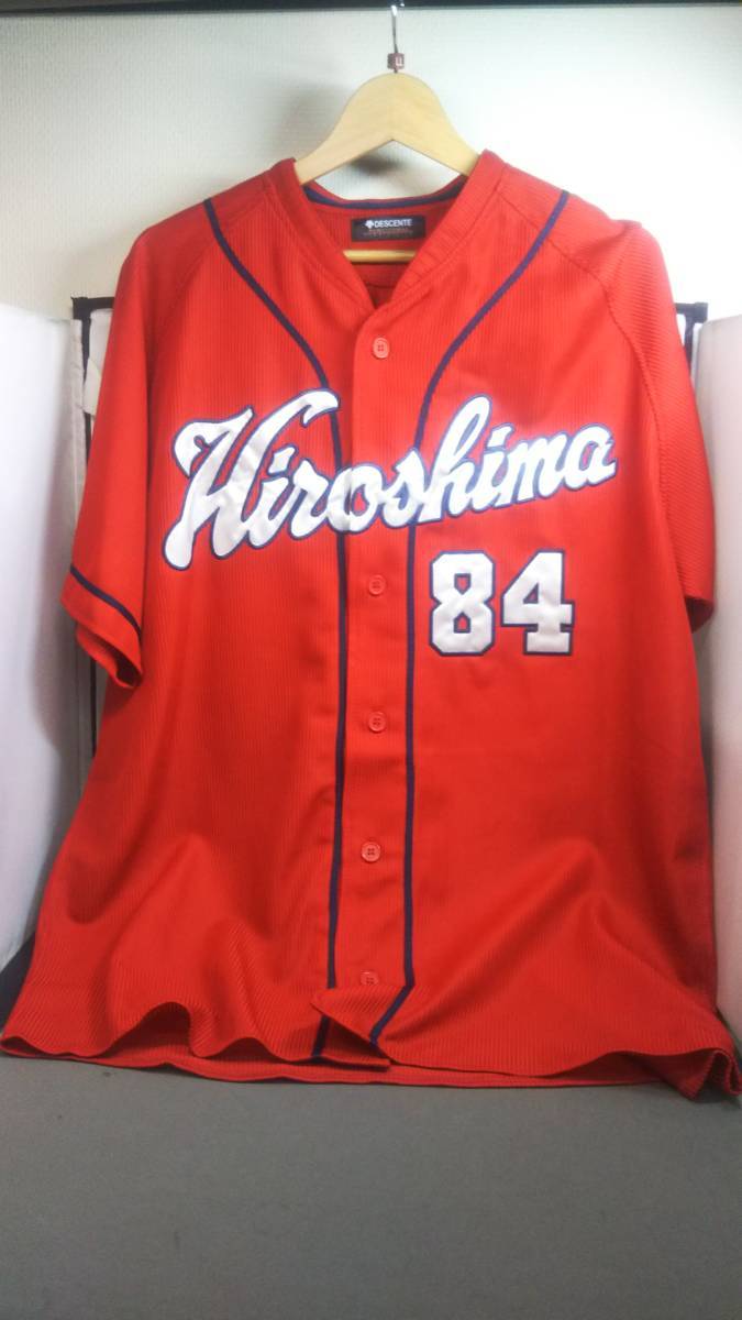 【返品交換不可】野球のボタンは 広島東洋カープ - 新品 2018年 広島カープ 新井選手 O
