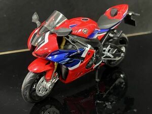 CBR1000RR-R FIREBLADE 1/12ミニカ－ H70