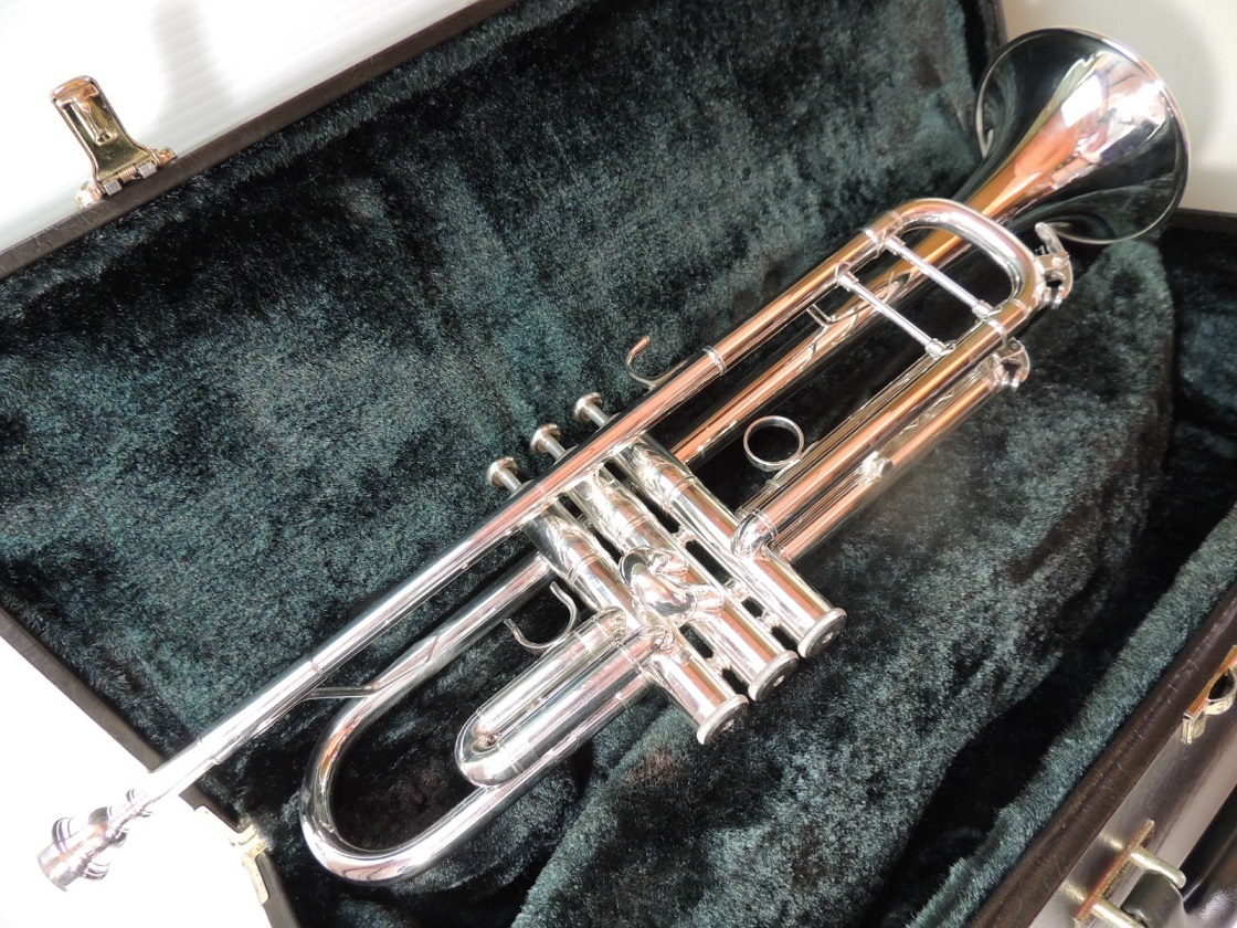 クイック出荷 送料無料♪【美品】 YAMAHA 11B4 ハードケース付き JAPAN ヤマハ マウスピース付き YAMAHA トランペット YTR-2330 トランペット - daisenkaku.or.jp