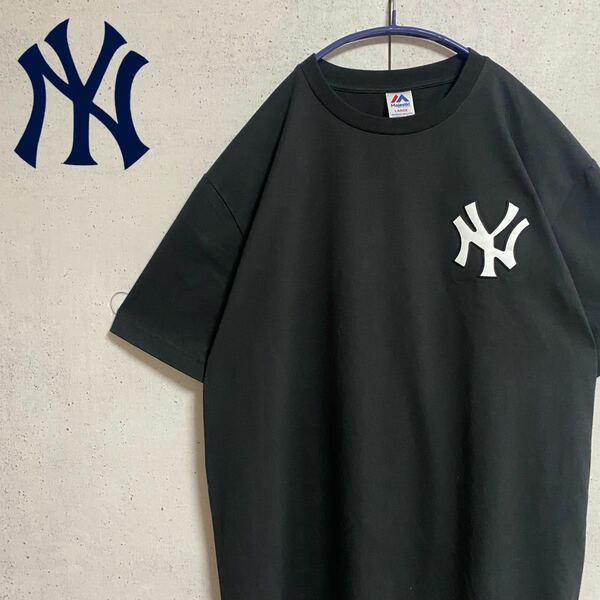 マジェスティック/ニューヨーク・ヤンキース　立体ロゴ　背面プリント　L 古着　野球　ベースボール