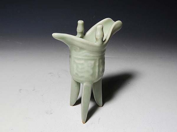 陽刻唐草青磁 水滴 清朝期 日本買付 www.m-arteyculturavisual.com