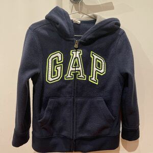 used☆babygap☆フリースパーカー　ネイビー　ロゴあり　110cm GAPパーカー