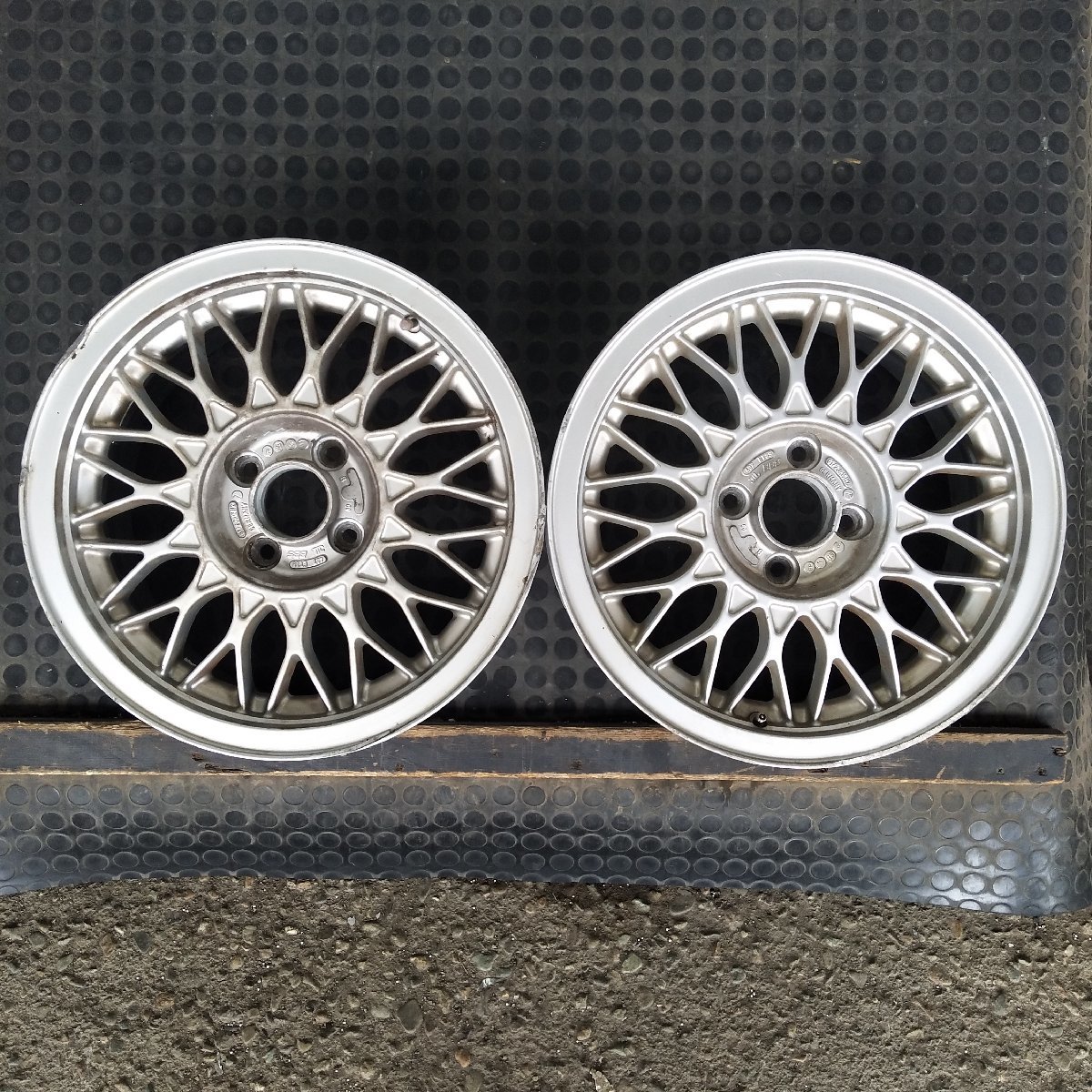 管理番号:W8-193【2本のみ】【15x6.5J 4x100 ET+33 ハブ57】BBS・VW車等・直接引取可能