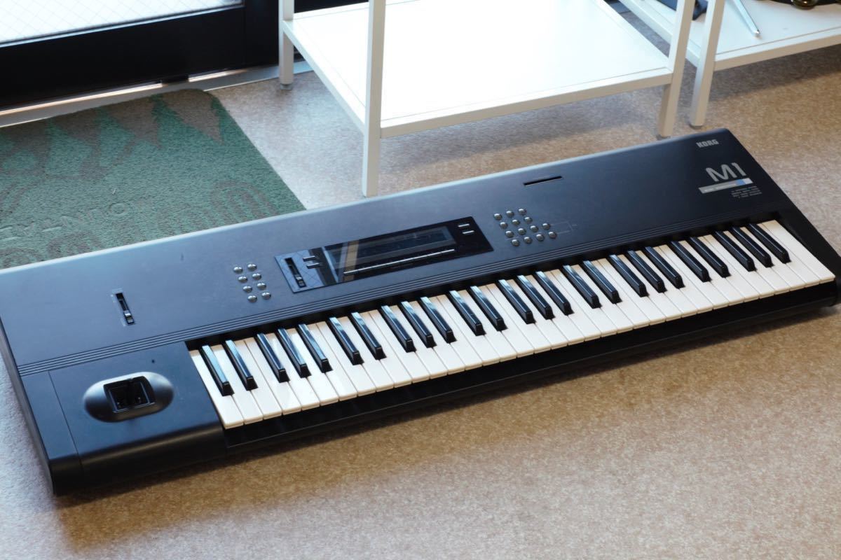 ハードケー ヤフオク! - KORG M1 難あり 専用ハードケース付 はいたし