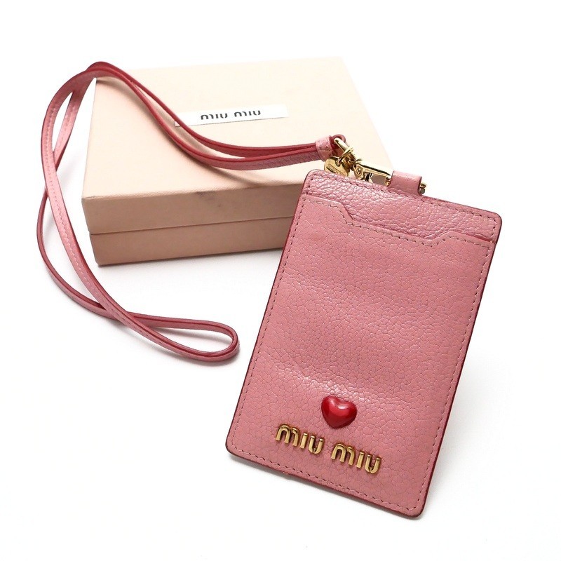 ヤフオク! -「miumiu パスケース」の落札相場・落札価格