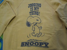 貴重 ヴィンテージ オリジナル SNOOPY スヌーピー SPRUCE スウェット JOGGING IS MY THING! メンズS程度 黄色ボディ/黒染み込みプリント_画像2