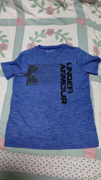 UNDER ARMOR Tシャツ