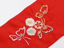七五三 お子様用 紗綾型地紋入り 蝶と桜の刺繍入り 半衿 日本製　ch-26（Ｂレッド）_画像2