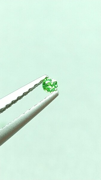 グリーンガーネット2石 2mm 色鮮やかa