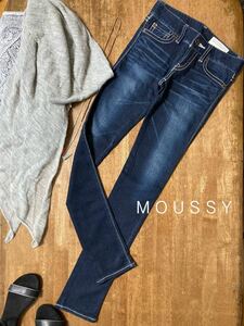 美品 未使用 マウジー MOUSSY スリム ストレートデニム スキニーデニム 美ストレッチ サイズ24 なめらかソフトタッチ 美ライン 日本製 