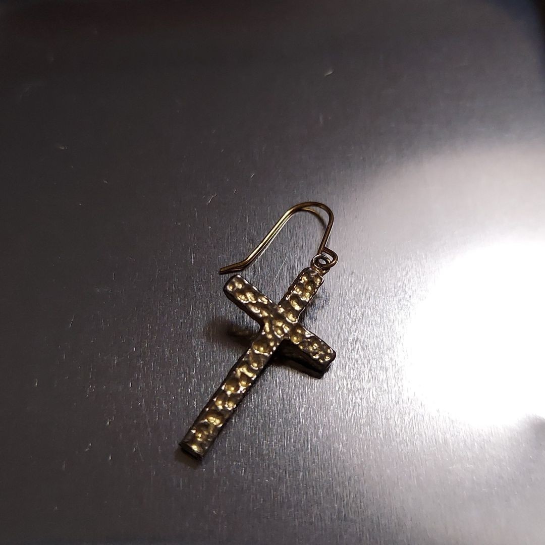 22K クロス ピアス 片耳 刻印あり22K ゴールド クロス パヴェ ピアス