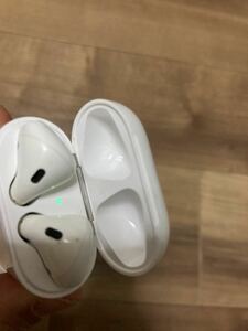 オリジナル エアポッズAirPods Apple A1523 アップル イヤホン 充電器 ワイヤレス ファームウェアバージョン　6.8.8