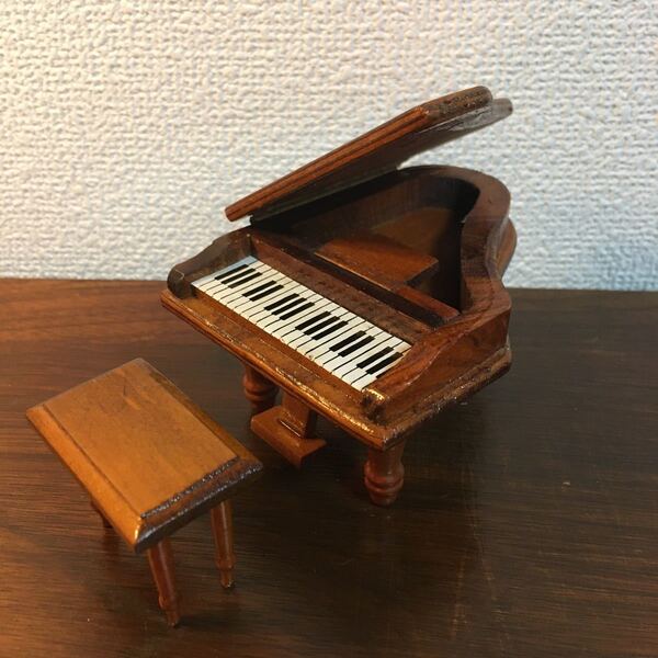 ミニチュア家具 木製ピアノ
